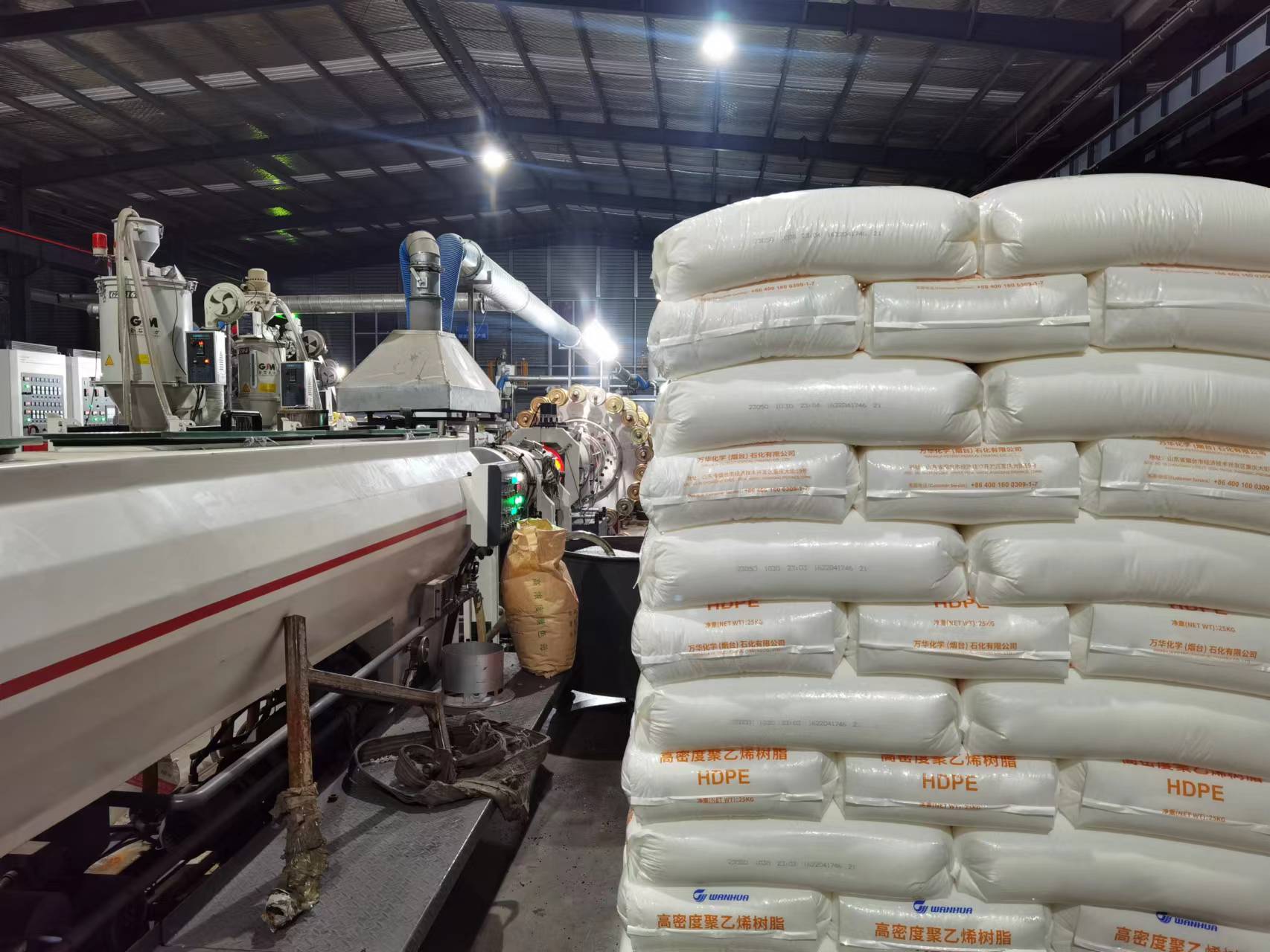 正舉新材研發(fā)部、生產(chǎn)部、銷(xiāo)售部、后勤部時(shí)刻準(zhǔn)備著為您提供服務(wù)(圖1)